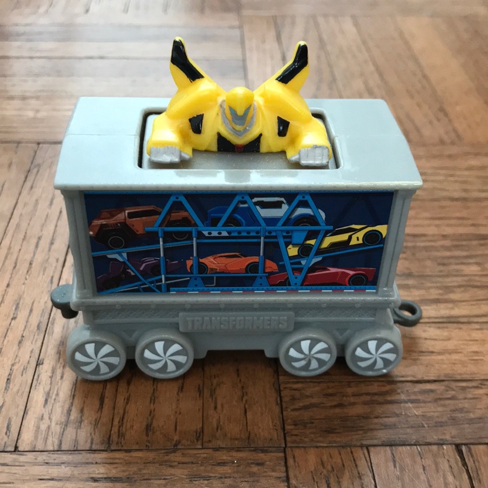 🎁5 for $10 Sale🎁 McDonald's Transformers Bumblebee Holiday Express Train Car